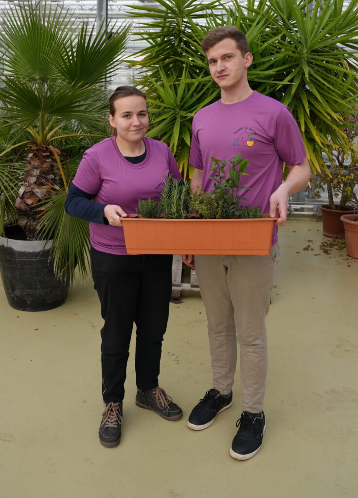 Team und Anmeldung von Gärtnern geht überall! - frische Kräuter &  frisches Gemüse ernten!